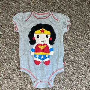 Wonder Woman gray one piece graphic shirt onesie size 3-6 Months